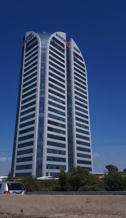 Amot Platinum Tower